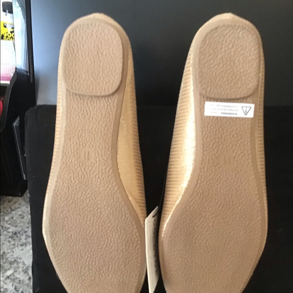 Tan flats - Picture 3 of 4